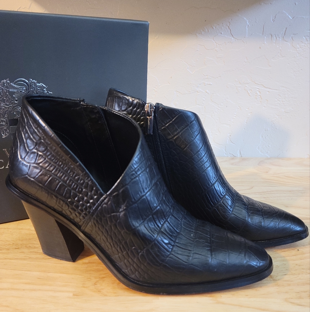 Vince Camuto Jorgetta Heel